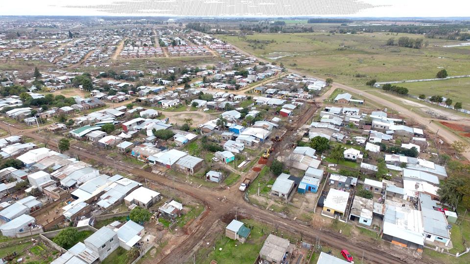 Dando respuesta a 30 años de reclamos de vecinos se construye el saneamiento en el barrio Quiroga