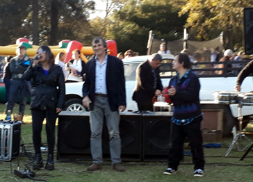 Tarde de Domingo en el Parque Solari junto a COVIASISPER,  musicalizó y amplificó Del Parque FM