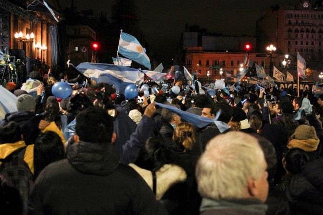 Argentina rechaza legalizar aborto y no podrá volver a debatirlo hasta 2019