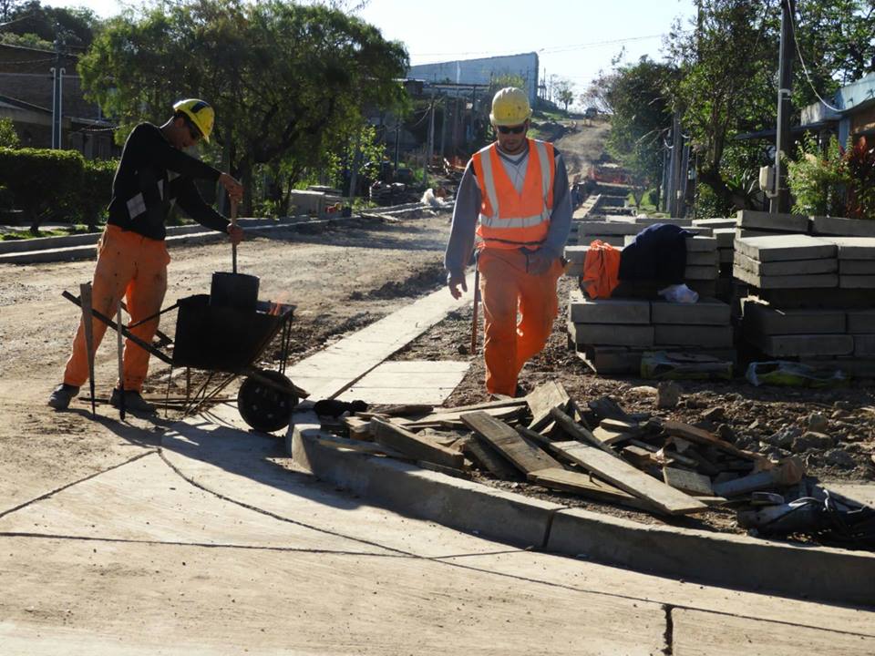 Intendente Andrés Lima confirmó que en octubre se retoman obras en barrio Ceibal