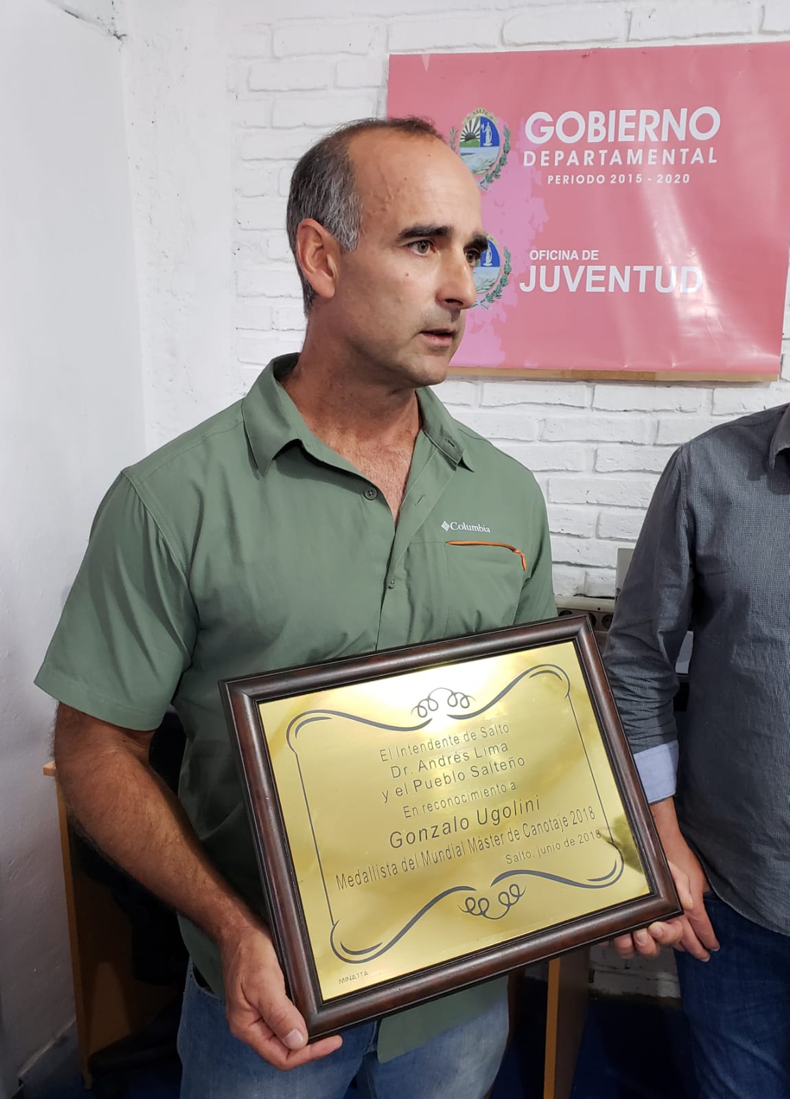 Reconocimiento al múltiple medallista y campeón mundial en canotaje Gonzalo Ugolini