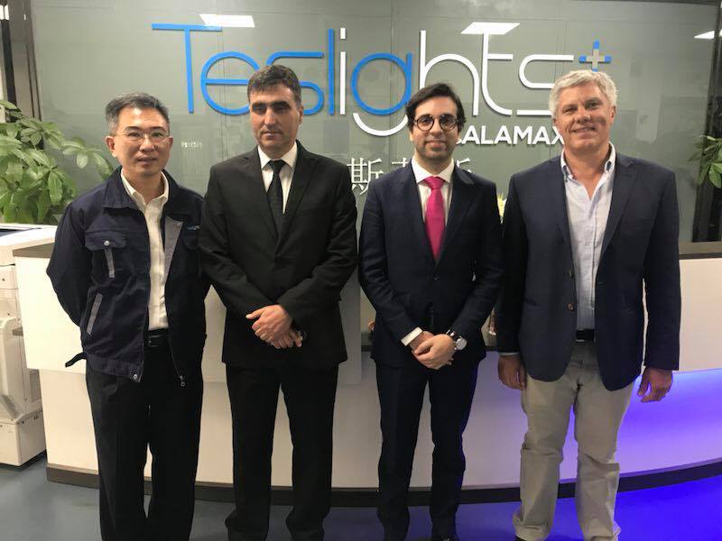 El Intendente de Salto visitó la planta principal de la empresa de tecnología energética Teslights en China