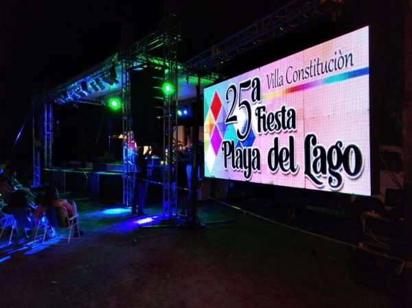 VIERNES PRIMER NOCHE DE FIESTA PLAYA DEL LAGO EN Villa Constitución,UN ÉXITO